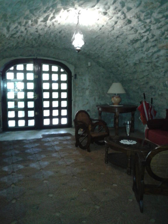 Bed and Breakfast Le Chateau Des Estubiers Sérignan-du-Comtat Exteriér fotografie